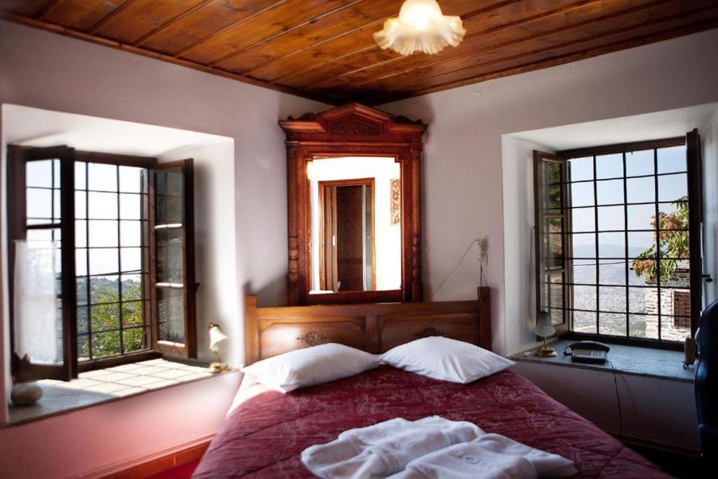 Отель Archontiko Repana - Makrinitsa Stone Retreat Номер фото