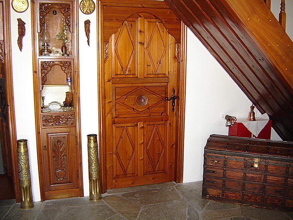 Отель Archontiko Repana - Makrinitsa Stone Retreat Экстерьер фото